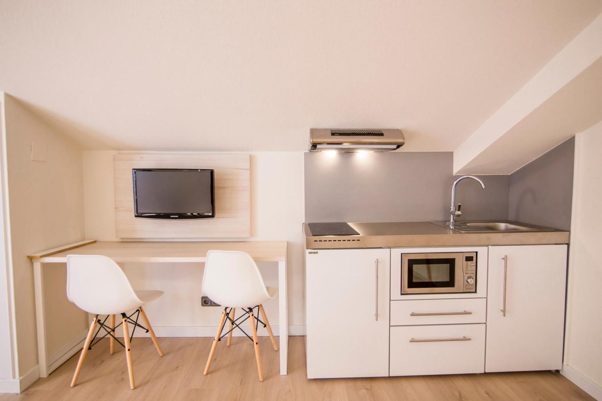 Apartamentos Plaza De Santiago - Estudios Turisticos - 1 Llave Пинто Экстерьер фото