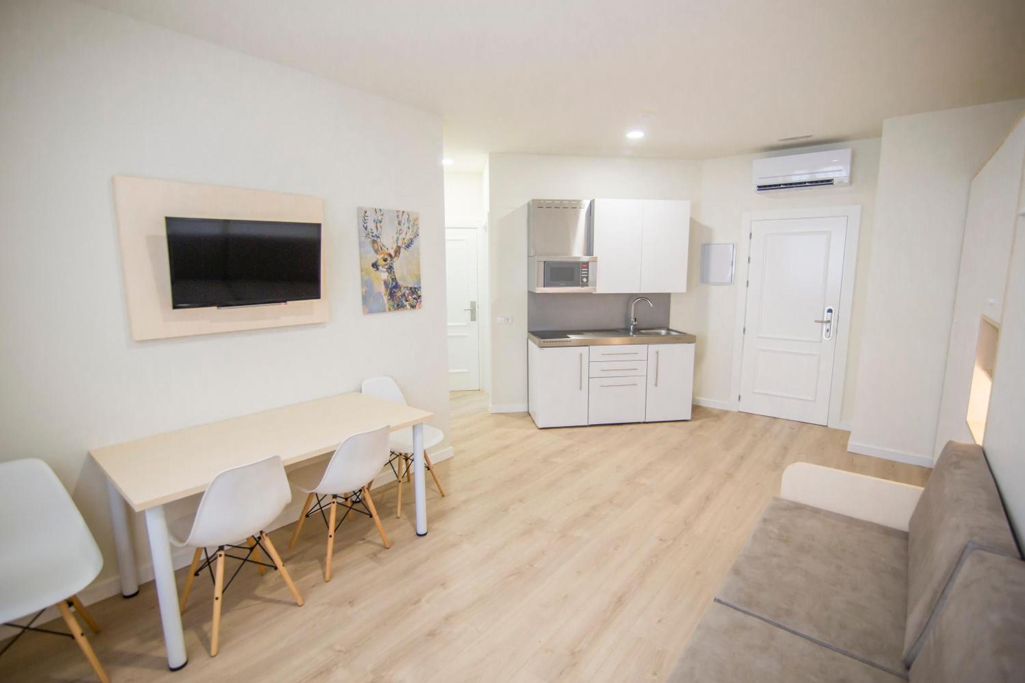 Apartamentos Plaza De Santiago - Estudios Turisticos - 1 Llave Пинто Экстерьер фото