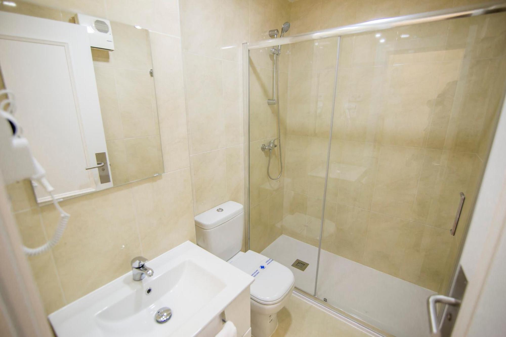 Apartamentos Plaza De Santiago - Estudios Turisticos - 1 Llave Пинто Экстерьер фото